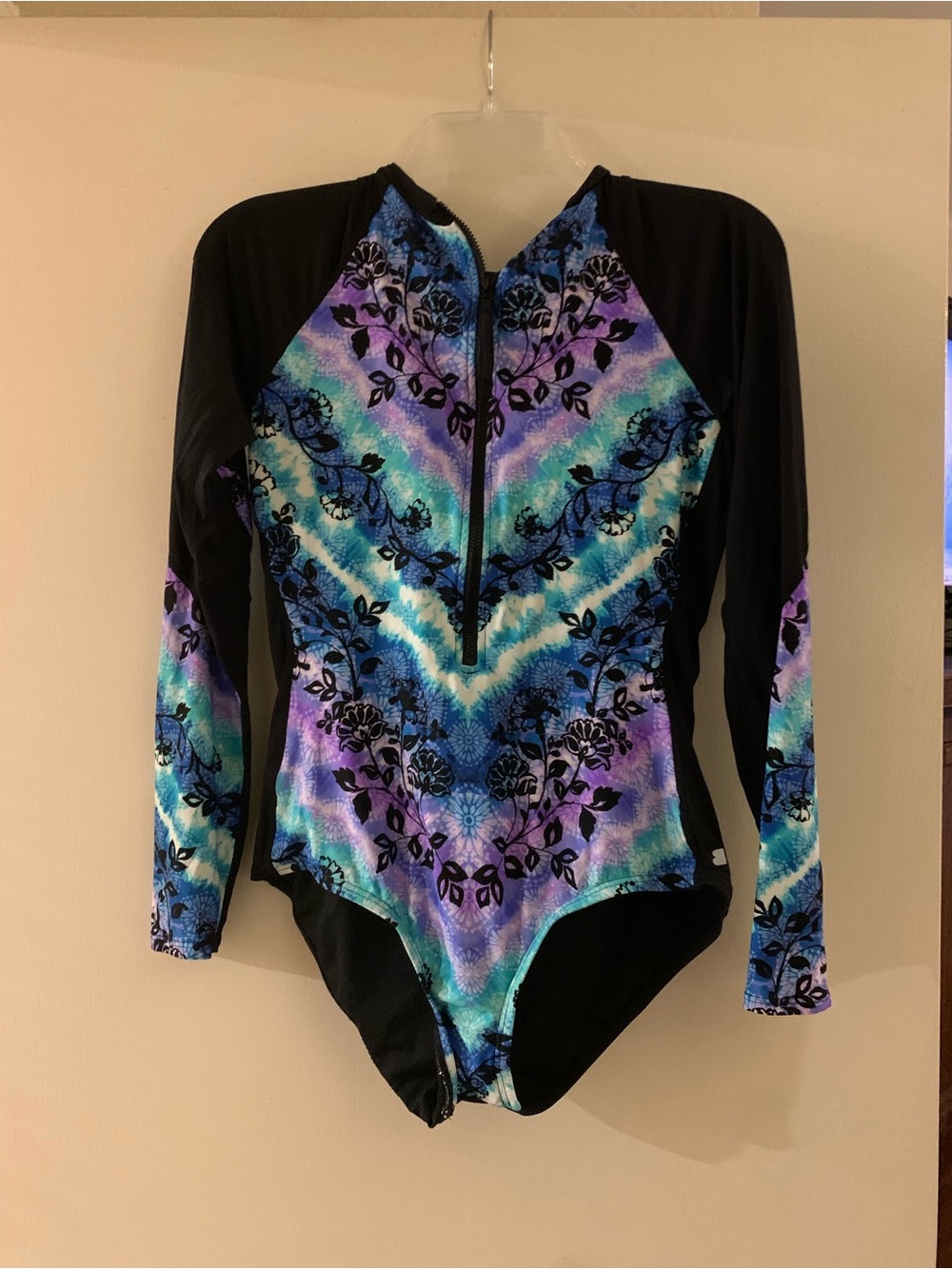 NWOT-Women's Beach House Sport Sculpt Long Sleeve Zip Front One Piece Swimsuit